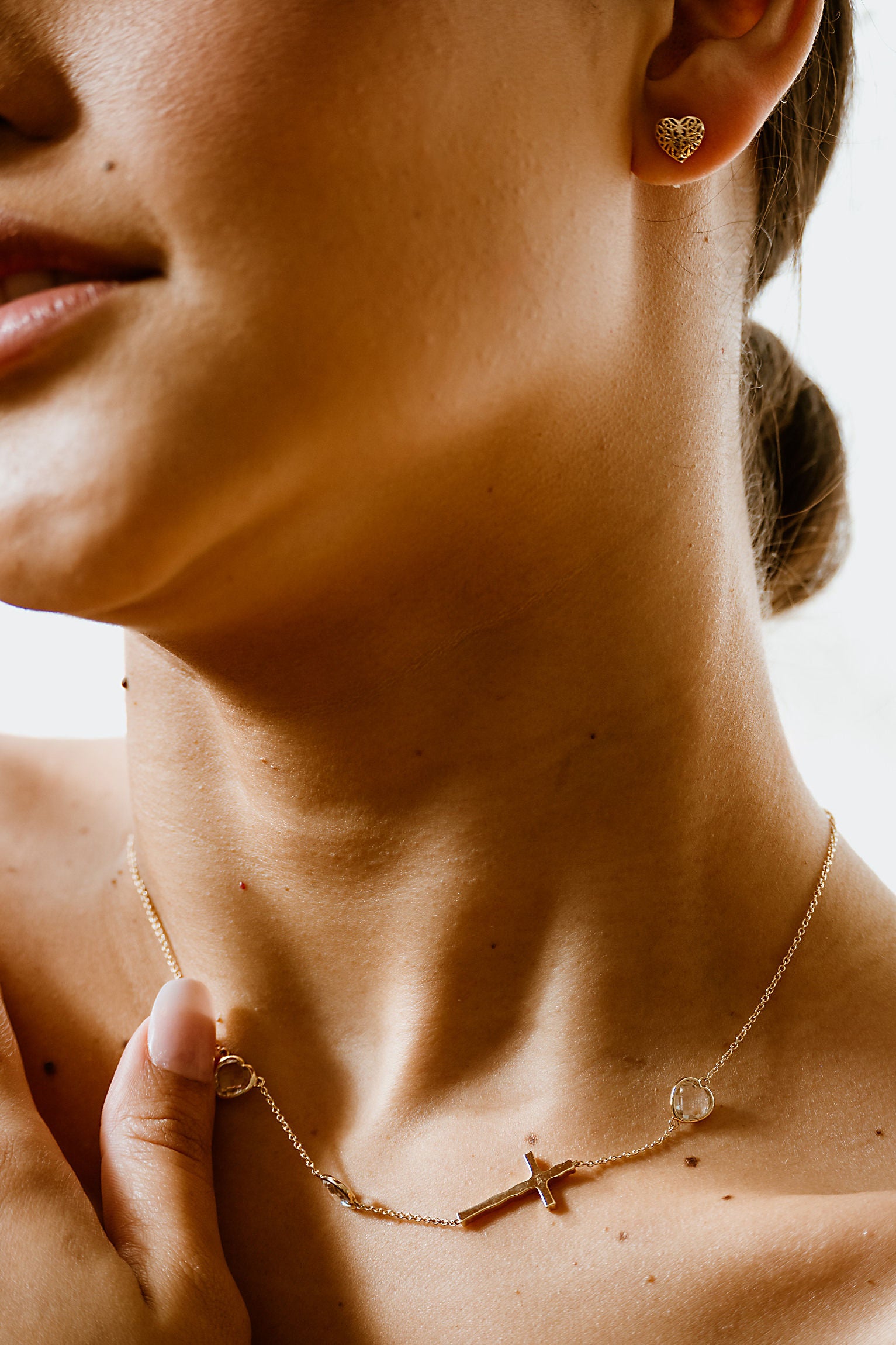Heart-shaped White Topaz Necklace with Gold Cross